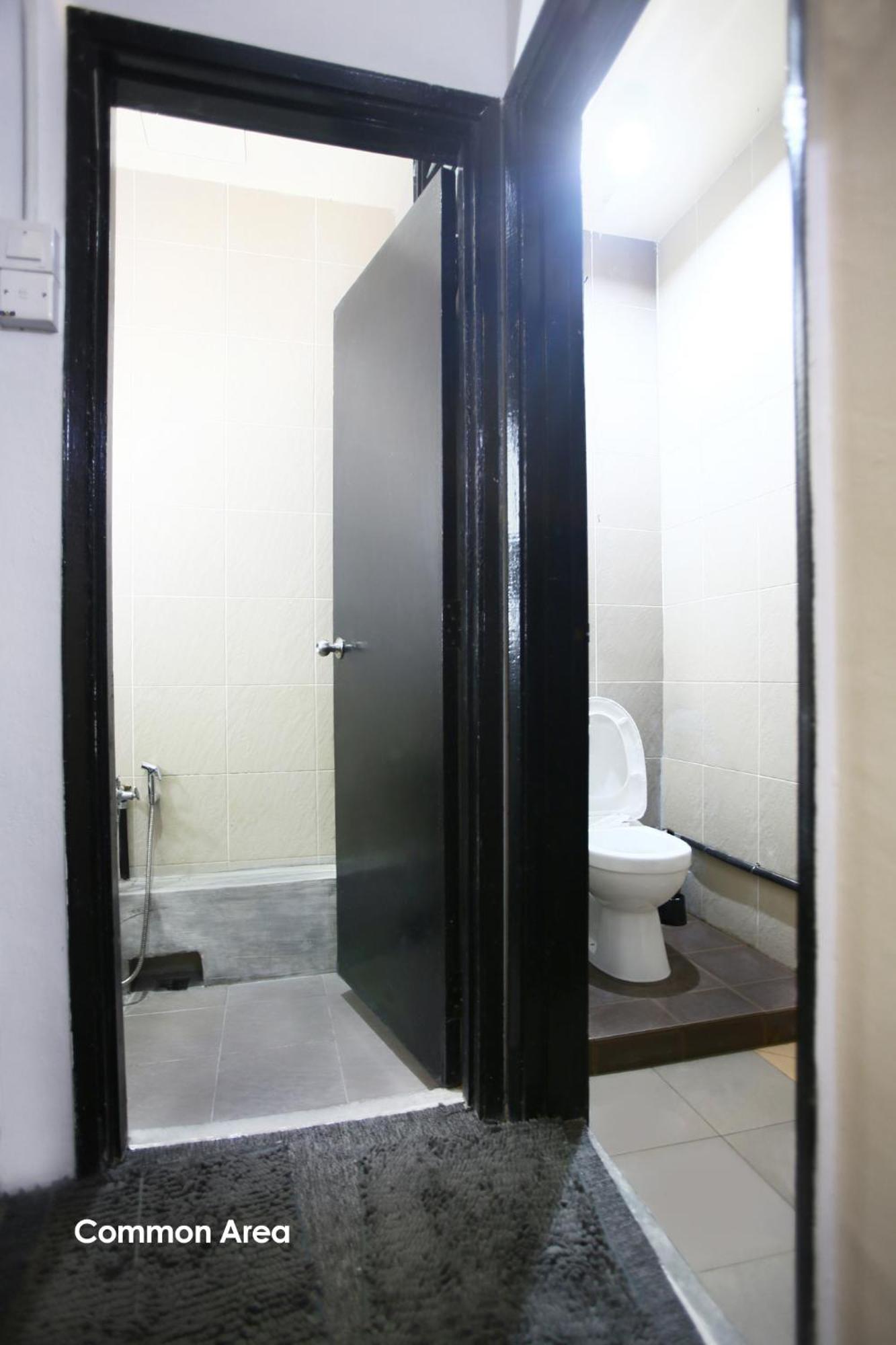 Hangoutspacez Queensbay At Bayan Lepas Penang Exterior foto